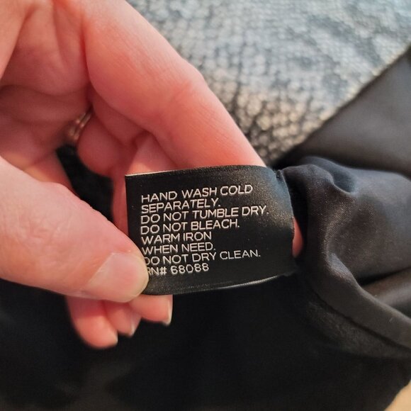 Saks Fifth Avenue Blouse Womens Medium - Picture 7 of 7